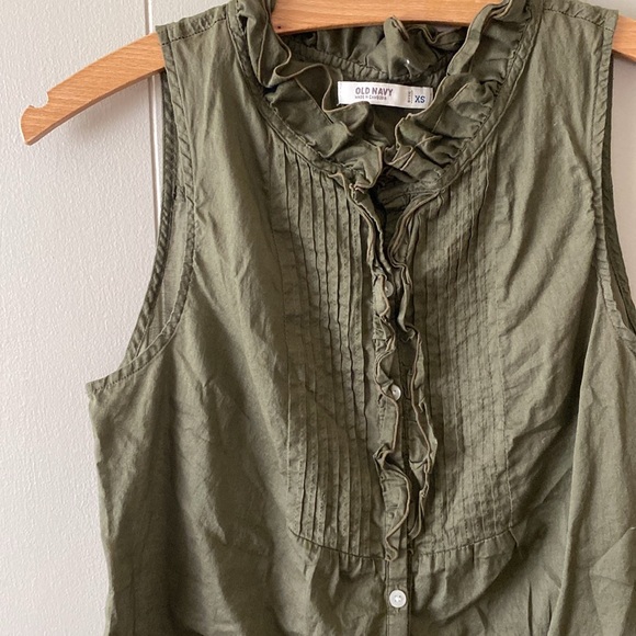 Old Navy Army Green Ruffle-Collard Button-Down Blouse 100% Cotton EUC Size XS - Picture 4 of 7